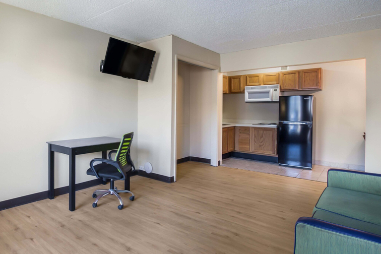 Others 5, 1 Life Studio and Suites, Vanderburgh