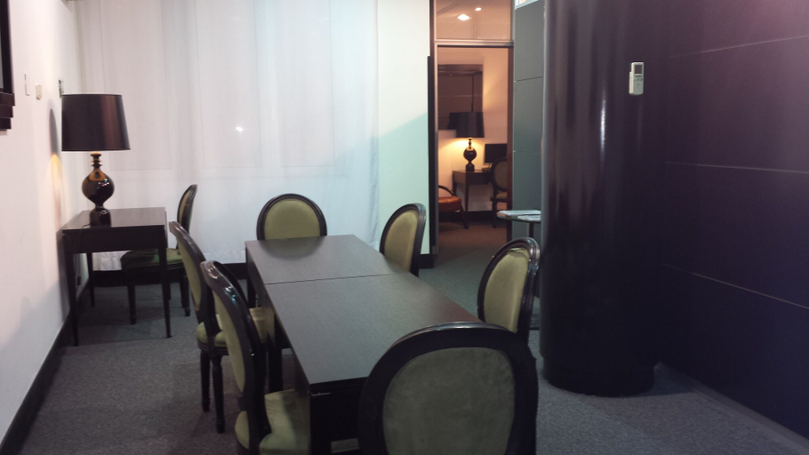 Others 5, Hotel Clarín, Asturias