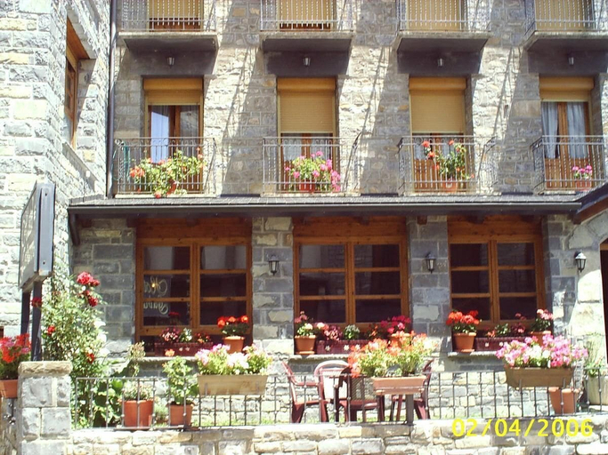 Exterior & Views 2, Hotel Gabarre, Huesca