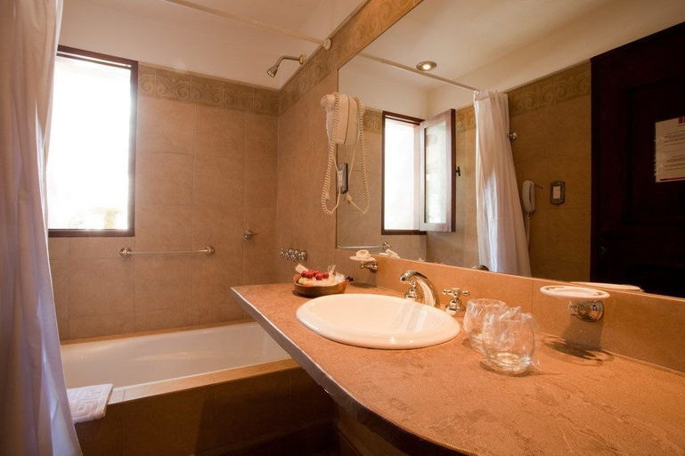 Bathroom 4, Marques de Tojo Hotel, Tumbaya