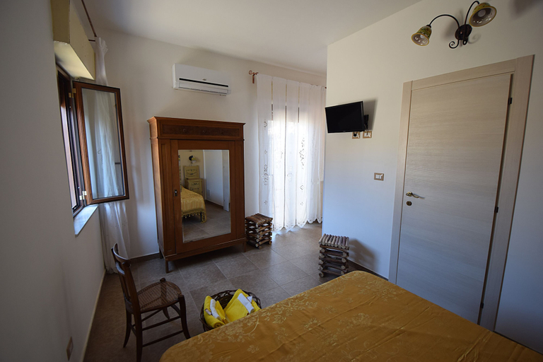 Bedroom 3, Zù Mariu B&B, Enna