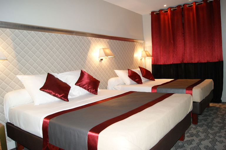 Bedroom 2, Hotel d'Amiens, Paris