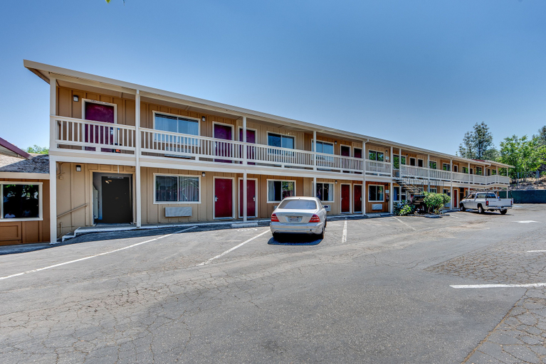 Exterior & Views 1, Angels Inn, Calaveras