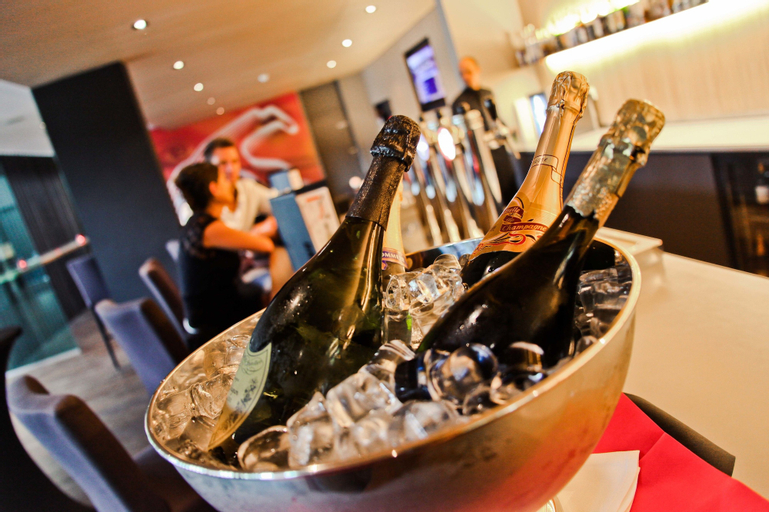 Food & Drinks 7