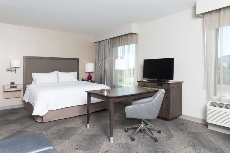 Bedroom 3, Hampton Inn & Suites Chicago Schaumburg, Cook