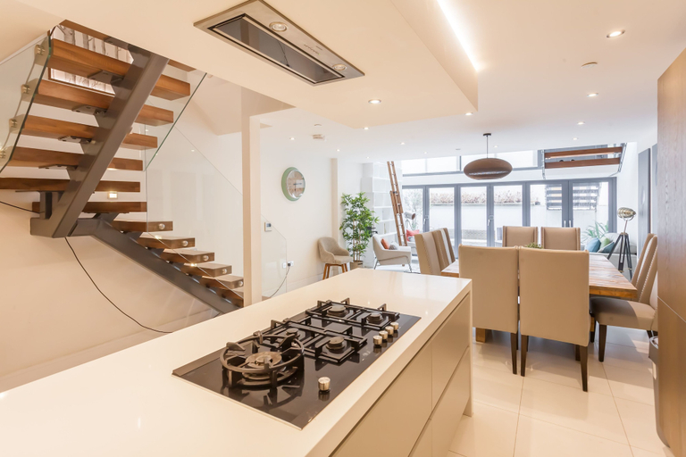 Others 5, Keysan House 2, London