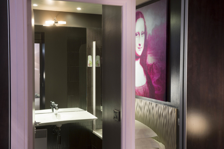 Bathroom 5, Le Fabe Hotel, Paris
