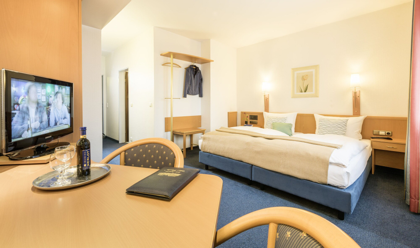 Bedroom 2, Hotel Monika, Groß-Gerau