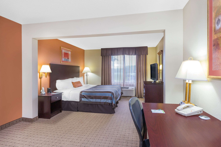 Bedroom 3, Wingate by Wyndham West Monroe, Ouachita