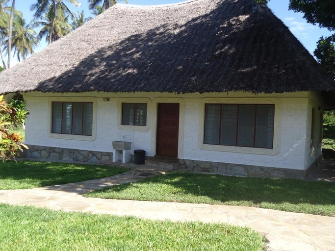 Exterior & Views 2, Simba Oryx Beach Cottages, Msambweni