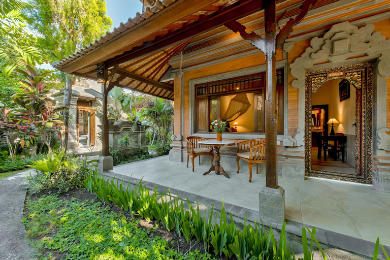 Exterior & Views 9