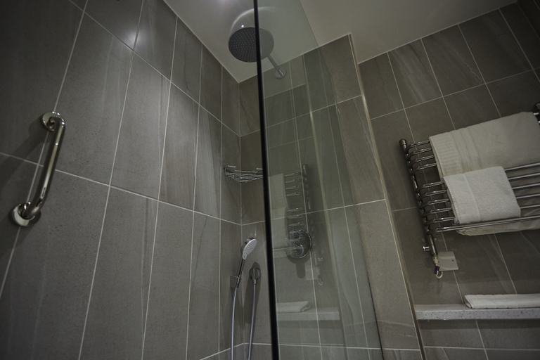 Bathroom 5, Wychwood Park, Cheshire East