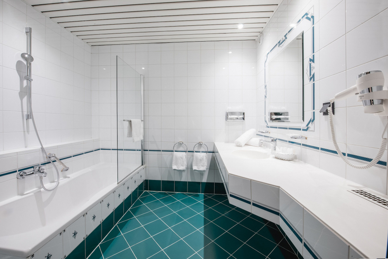 Bathroom 3, Hotel Walserwirt, Salzburg Umgebung