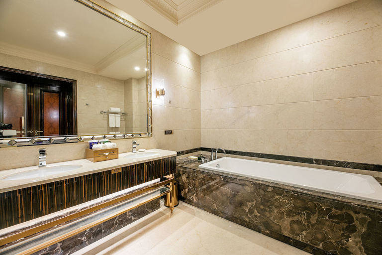 Bathroom 4, Chateau Star River Shaanxi, Xi'an