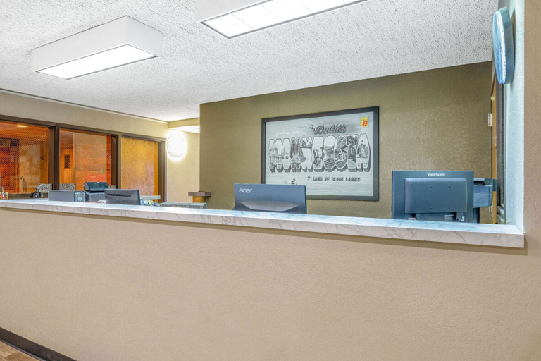 Others 5, Super 8 by Wyndham Duluth, Saint Louis