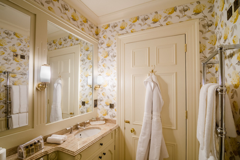 Bathroom 4, Crossbasket Castle Hotel & Restaurant, South Lanarkshire