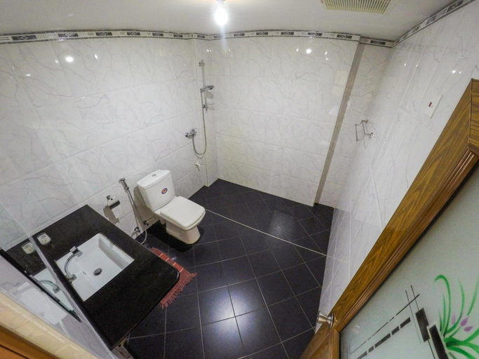 Bathroom 3, Horizon Inn, Weligama
