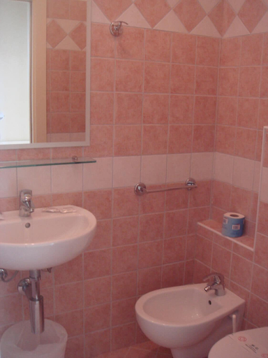 Bathroom 3, Hotel Arcade, Rimini
