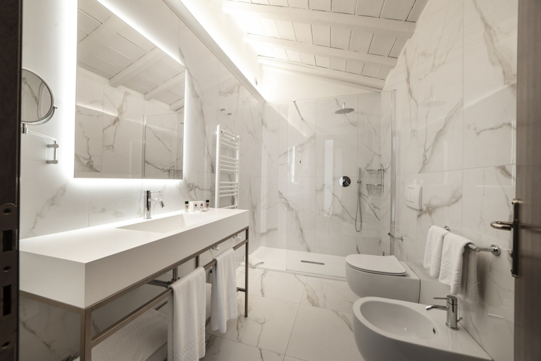 Bathroom 5, Relais Della Rovere, Siena