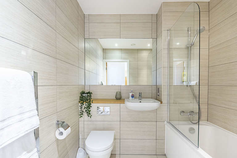 Bathroom 4, Stunning Brand New Westminster Apartment, London