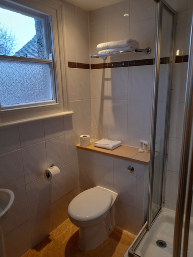 Bathroom 4, The Lismoyne Hotel, Hampshire