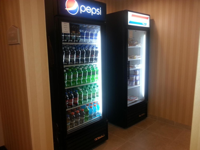 Food & Drinks 5, Cobblestone Inn & Suites - Bloomfield, Davis