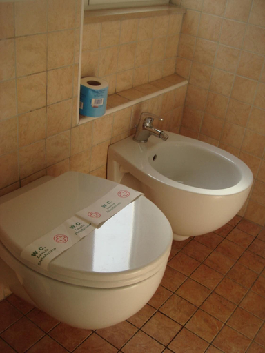 Bathroom 3, Hotel Arcade, Rimini