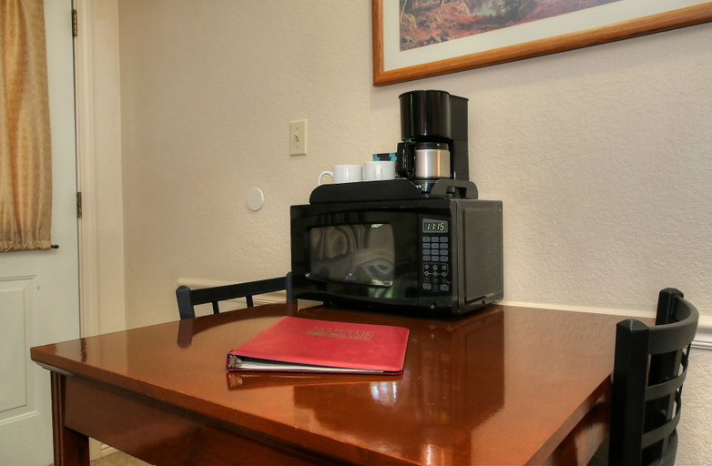 Others 5, Majestic Mountain Inn, Gila