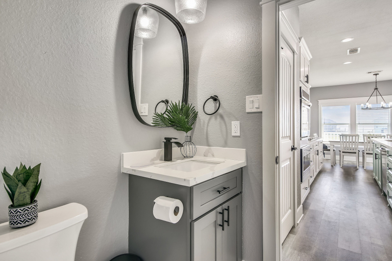 Bathroom 4, Insta-ahhh, Galveston