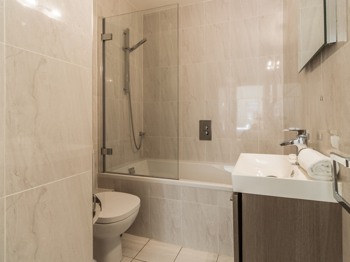 Bathroom 4, The Eamon DeVelara Suite - hiphipstay, Dublin