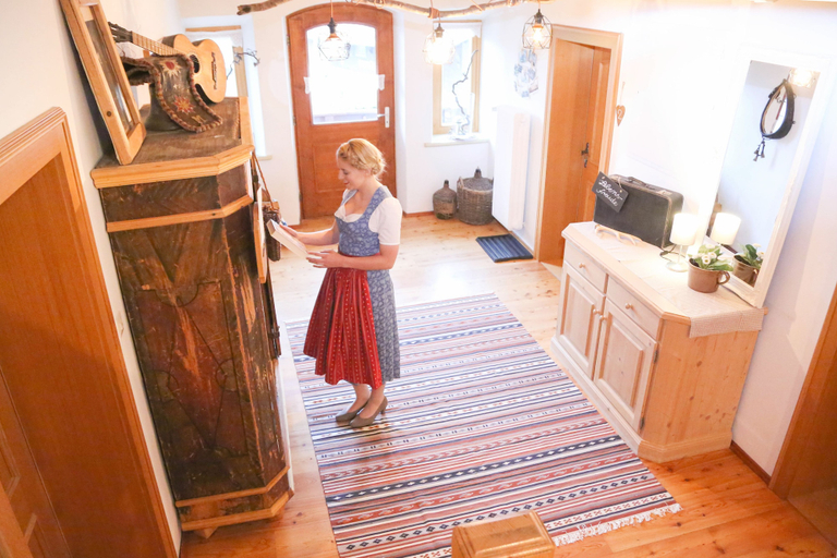 Bedroom 4, Beim Nuihausa, Traunstein