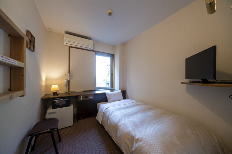 Bedroom 4, Hotel Miyarikyu, Hatsukaichi