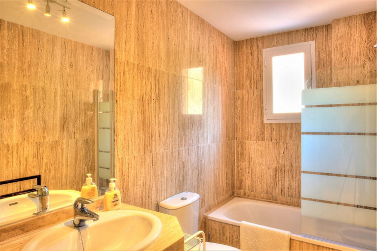 Bathroom 2, 2 Bedroom Apartment, Málaga