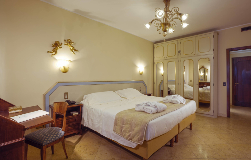 Bedroom 3, Hotel Abano Ritz, Padua