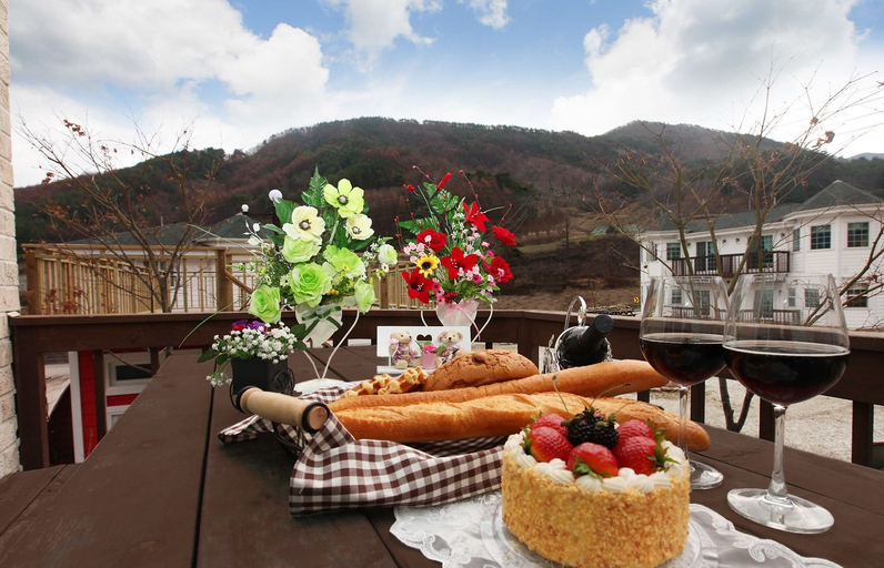 Food & Drinks, Castle in the Forest, Jeongseon