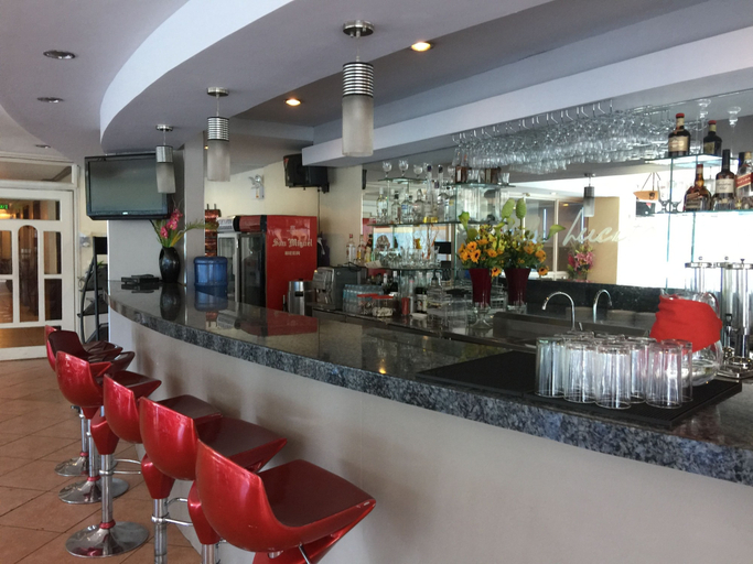 Food & Drinks 5, Golden Peak Hotel & Suites, Cebu City