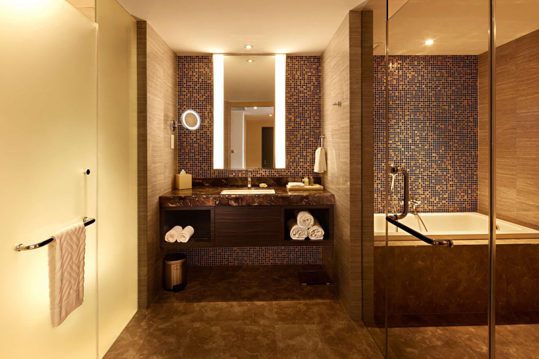 Bathroom 5, Doubletree by Hilton Melaka, Malacca City