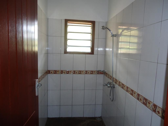 Bathroom, Simba Oryx Beach Cottages, Msambweni