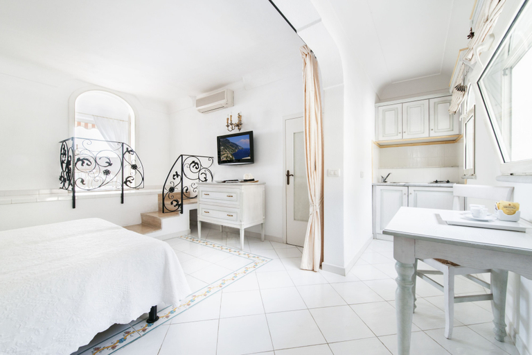 Bedroom 3, Villa Flavio Gioia, Salerno
