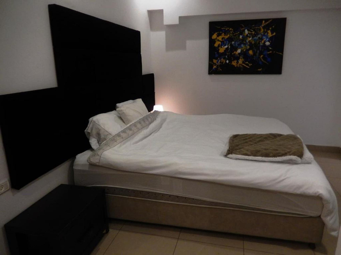 Bedroom 4, Gorgeous Studio On Hilton Beach