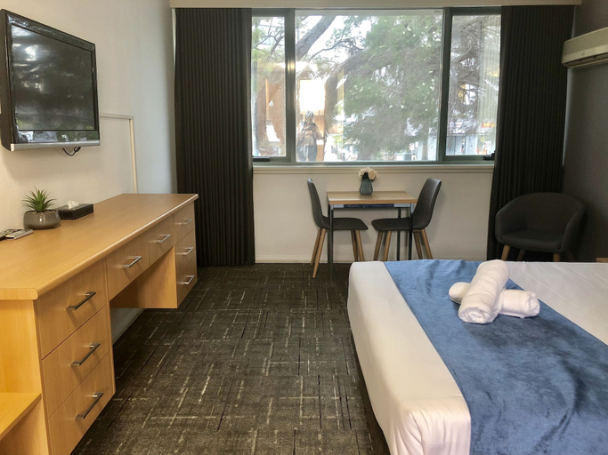 Bedroom 3, Parkdale Motor Inn, Melbourne