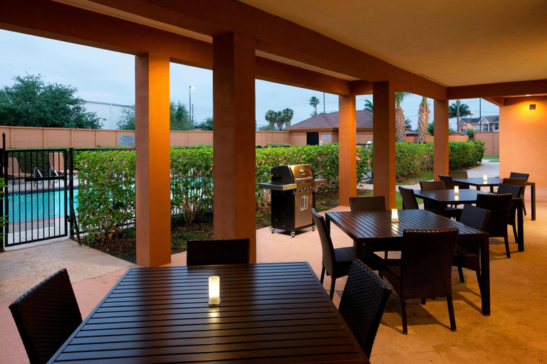Food & Drinks 5, Courtyard by Marriott Brownsville, Cameron