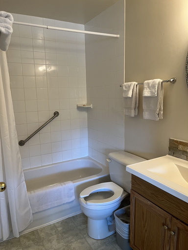 Bathroom 3, Calabogie Motor Inn, Renfrew