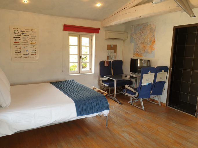 Bedroom 2, Domaine de Peyrolade, Haute-Garonne