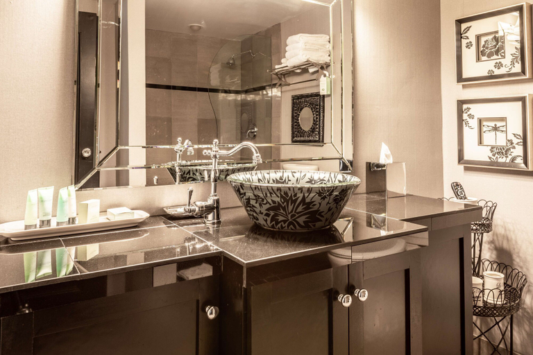 Bathroom 5, Prestige Lakeside Resort, WorldHotels Elite, Central Kootenay