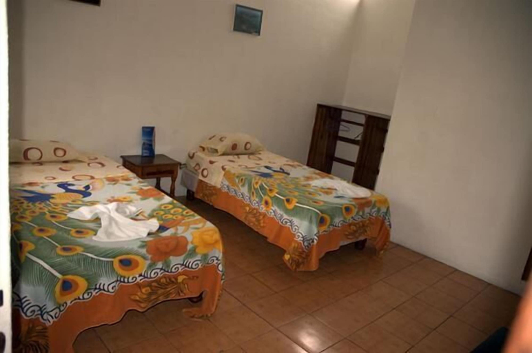 Bedroom 4, Hotel Salinas, Santa Cruz