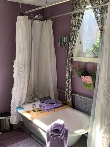 Bedroom 2, Denmark Stage Stop House, Oxford