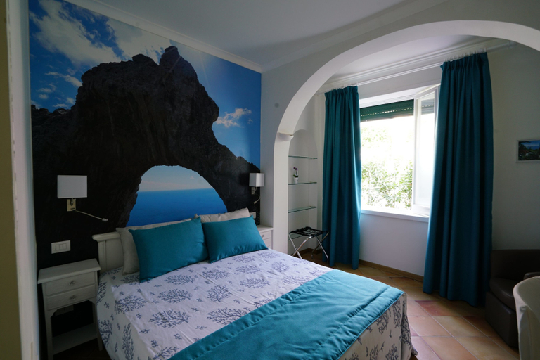Bedroom 3, Villa Patrizi, Napoli