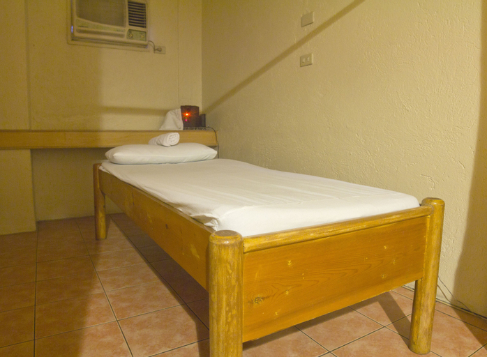 Bedroom 13