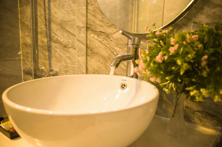 Bathroom 2, AHA Green Hotel & Apartment HN, Cầu Giấy